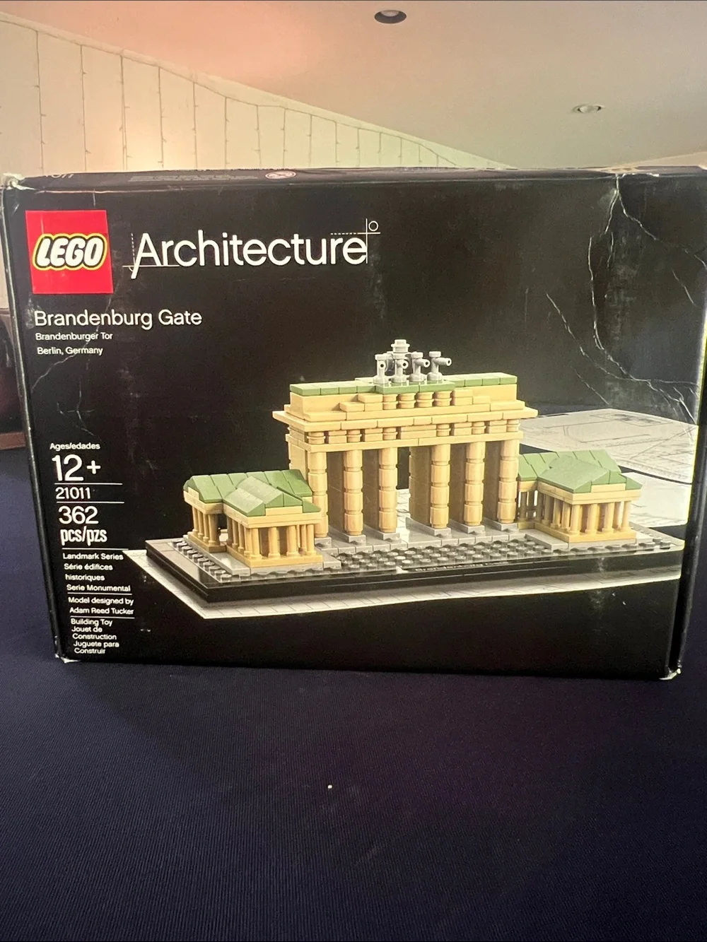Retired Lego Architecture Brandenburg Gate New in box - box damaged